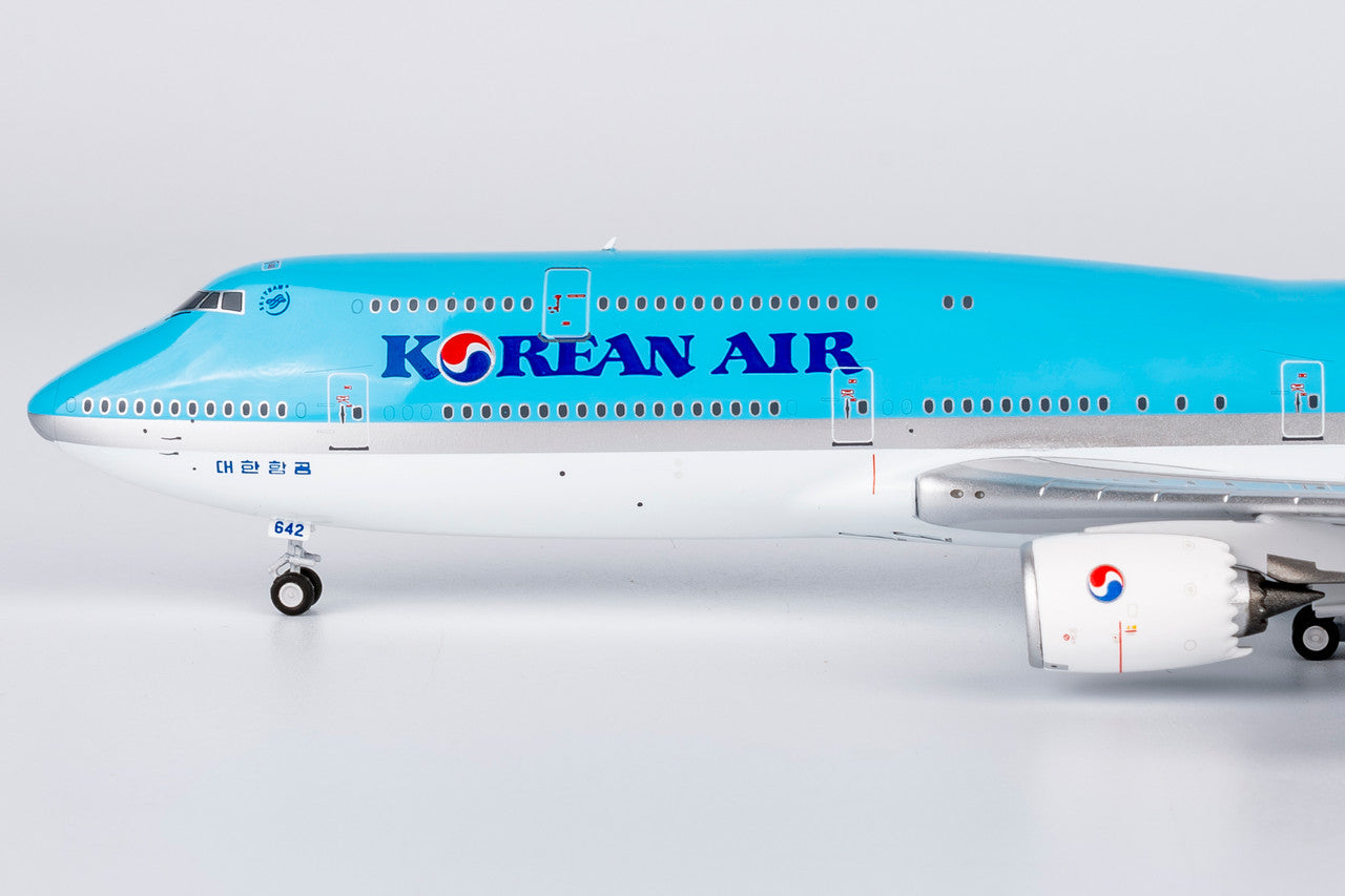 KOREAN AIRLINES B747-8