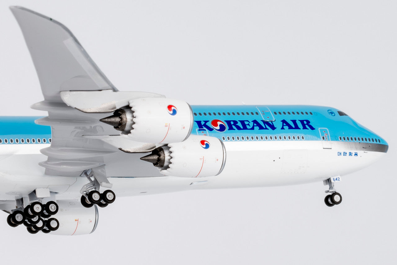 KOREAN AIRLINES B747-8