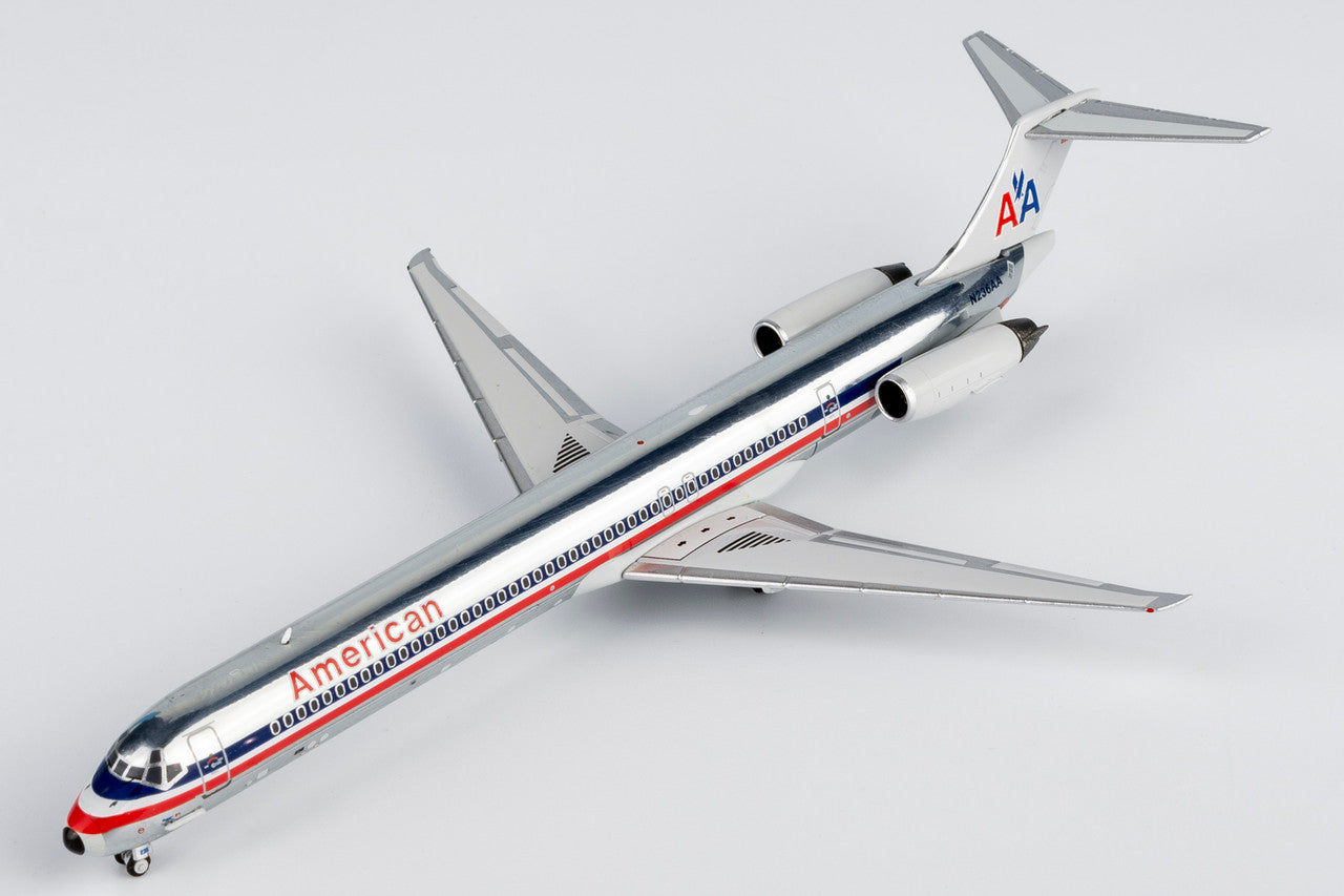AMERICAN AIRLINES (BLACK NOSECONE) MD-82