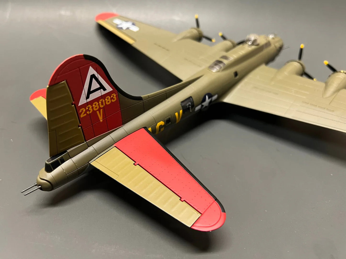 US AIR FORCE B-17 FLYING FORTRESS