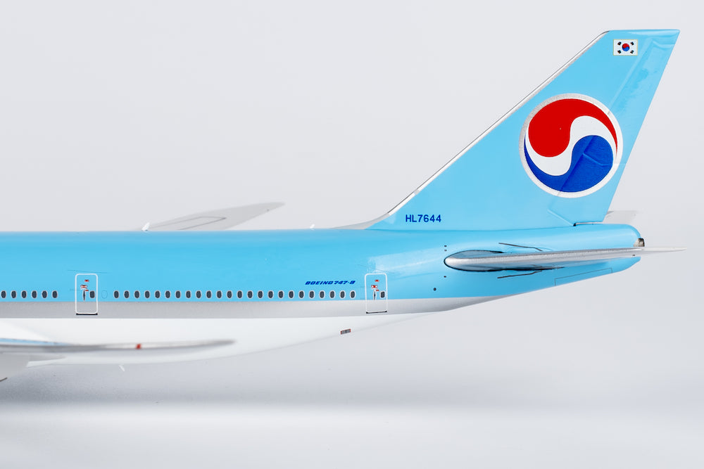 KOREAN AIRLINES B747-8