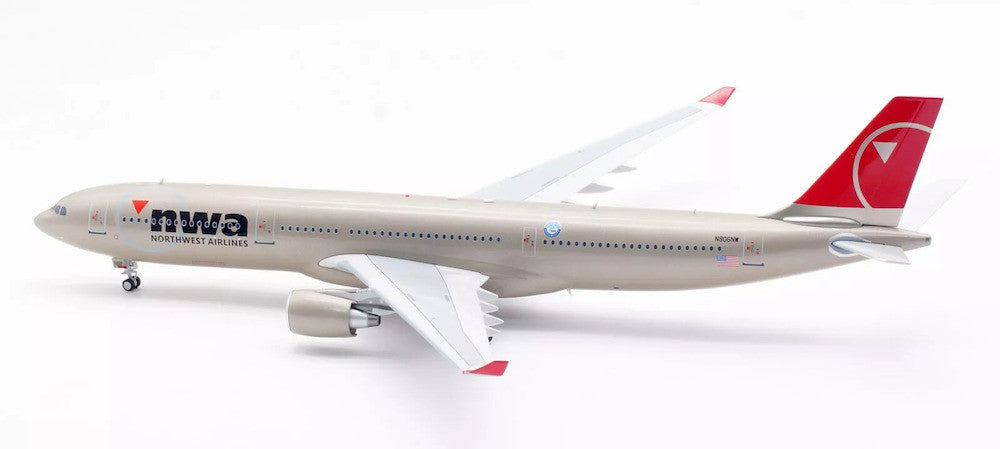 NORTHWEST AIRLINES A330-323